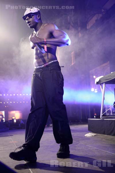 SLOWTHAI - 2019-10-31 - PARIS - Grande Halle de La Villette - Nef - 